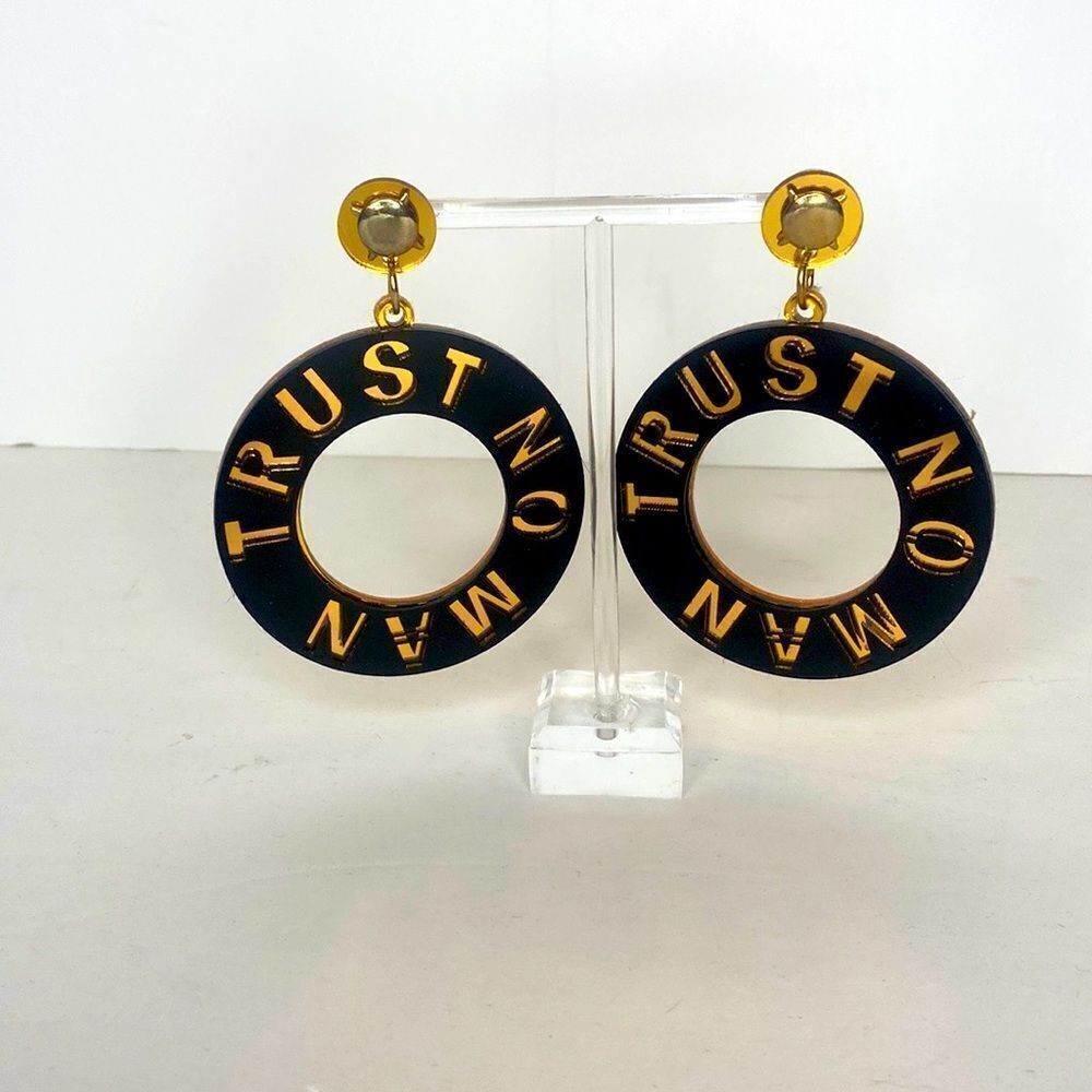 NEW…Black/Gold TRUST NO MAN earrings from RESET-CLOSET - Picture 3 of 3